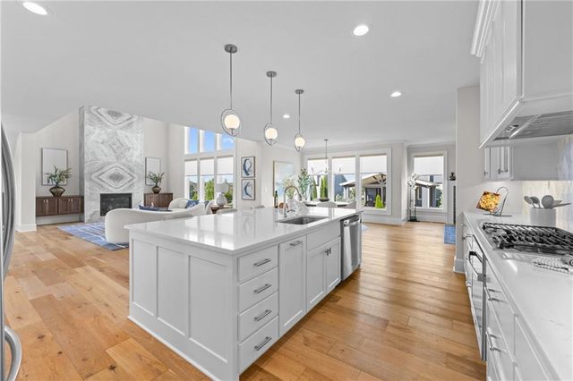 17105 Nieman Road, Overland Park, KS 66221