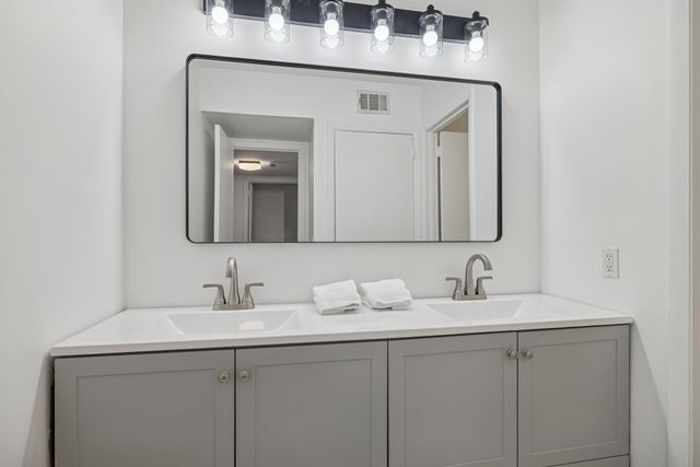 21 Vaughns Gap Rd Apt 14, Nashville, TN 37205