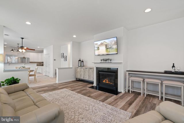 16040 DANCING LEAF PL, Dumfries, VA 22025