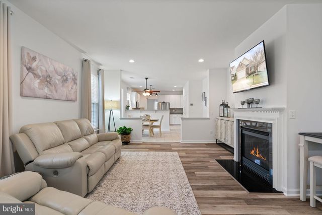 16040 DANCING LEAF PL, Dumfries, VA 22025