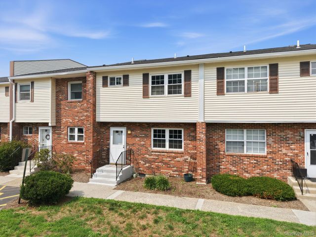 405 Briarwood Court, New Paltz, NY 12561