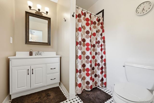 405 Briarwood Court, New Paltz, NY 12561