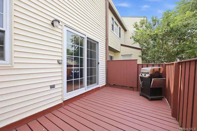 405 Briarwood Court, New Paltz, NY 12561