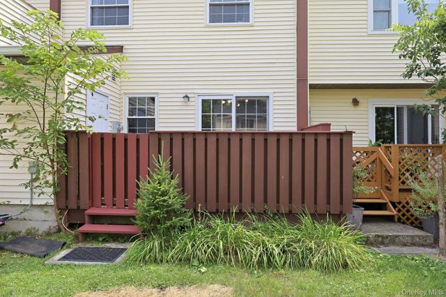 405 Briarwood Court, New Paltz, NY 12561