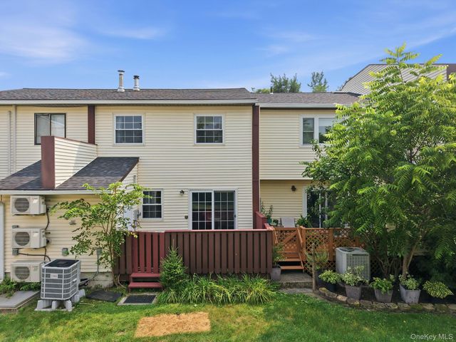 405 Briarwood Court, New Paltz, NY 12561