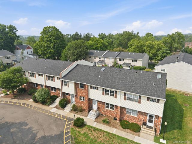 405 Briarwood Court, New Paltz, NY 12561