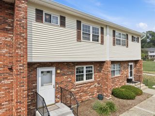 405 Briarwood Court, New Paltz, NY 12561