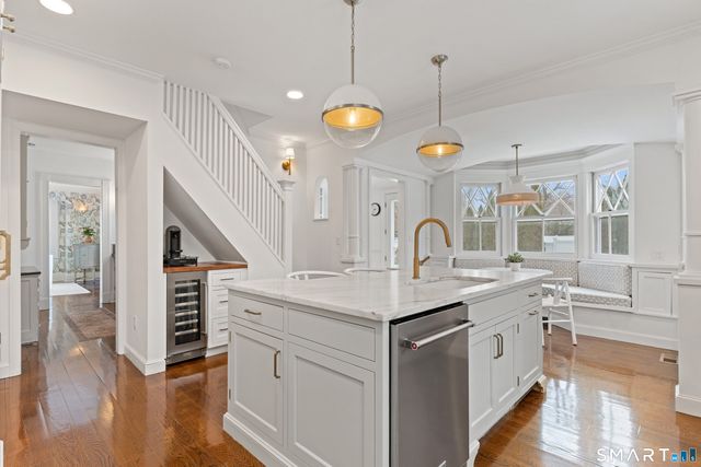 40 Rogers Road, Stamford, CT 06902