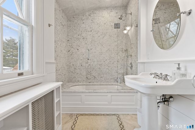 40 Rogers Road, Stamford, CT 06902