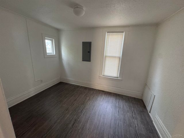 1338 Sears Street, Saginaw, MI 48601