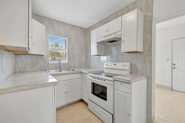 529 N 13th St, Fort Pierce, FL 34950