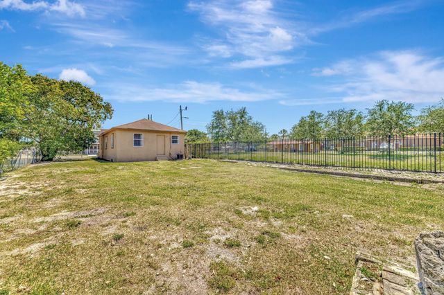 529 N 13th St, Fort Pierce, FL 34950