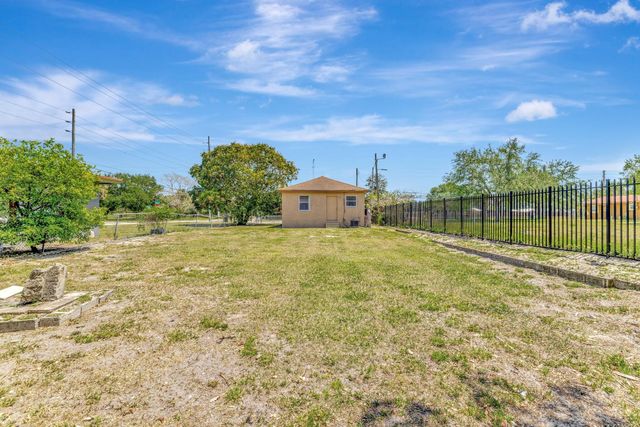 529 N 13th St, Fort Pierce, FL 34950