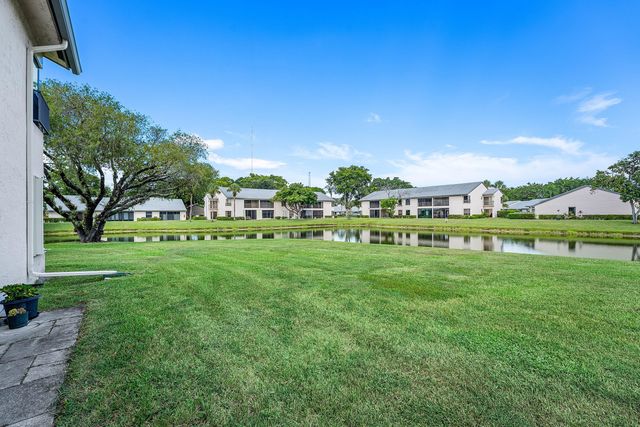 8414 Boca Glades Boulevard E, Boca Raton, FL 33434