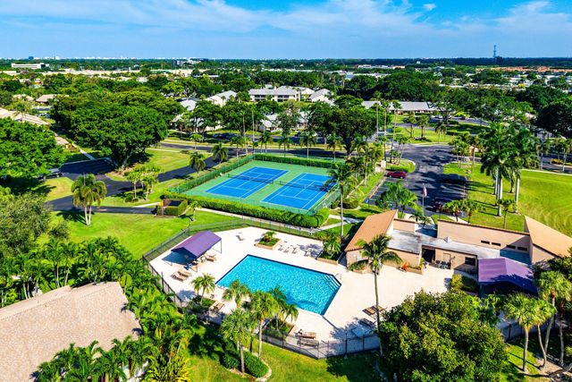 8414 Boca Glades Boulevard E, Boca Raton, FL 33434