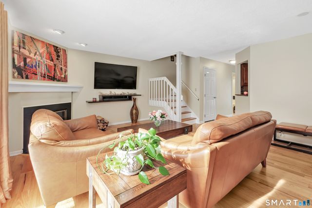 82 Country Walk, Shelton, CT 06484