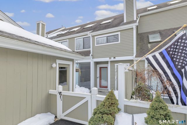 82 Country Walk, Shelton, CT 06484