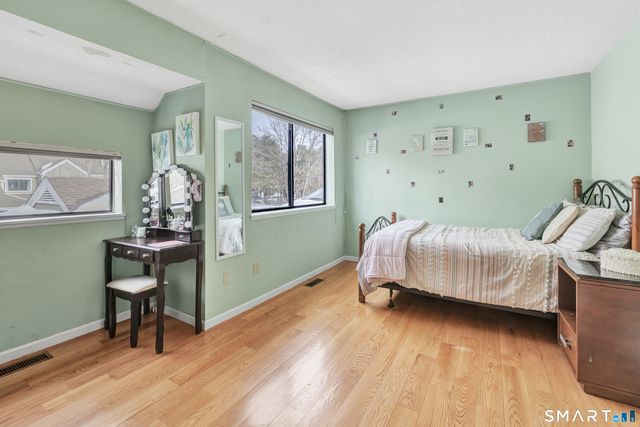 82 Country Walk, Shelton, CT 06484