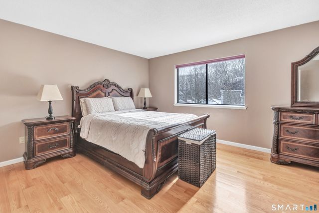 82 Country Walk, Shelton, CT 06484