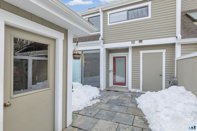 82 Country Walk, Shelton, CT 06484