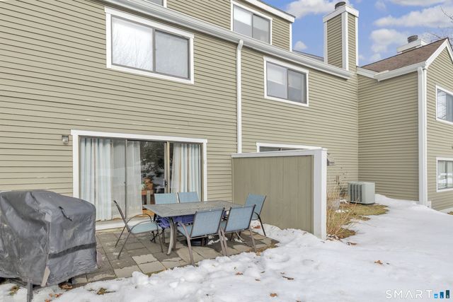 82 Country Walk, Shelton, CT 06484