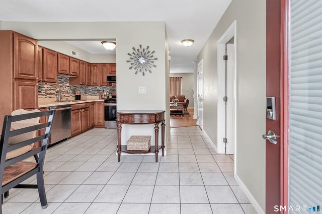 82 Country Walk, Shelton, CT 06484