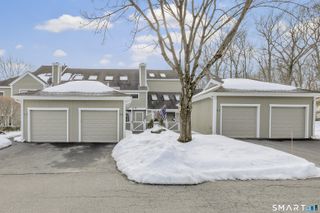 82 Country Walk, Shelton, CT 06484