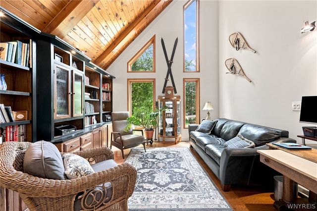 6269 Hillcroft Drive, Boston, NY 14025