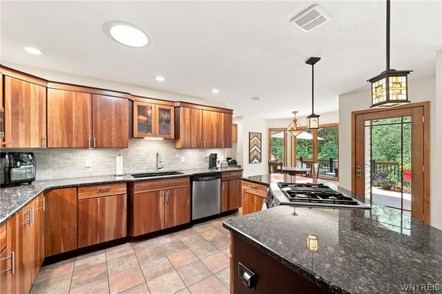 6269 Hillcroft Drive, Boston, NY 14025