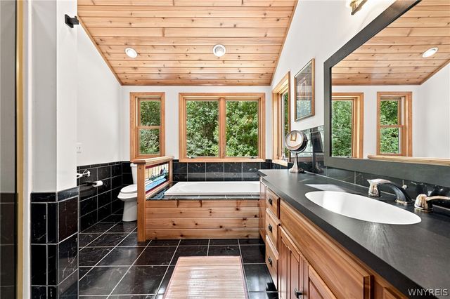 6269 Hillcroft Drive, Boston, NY 14025