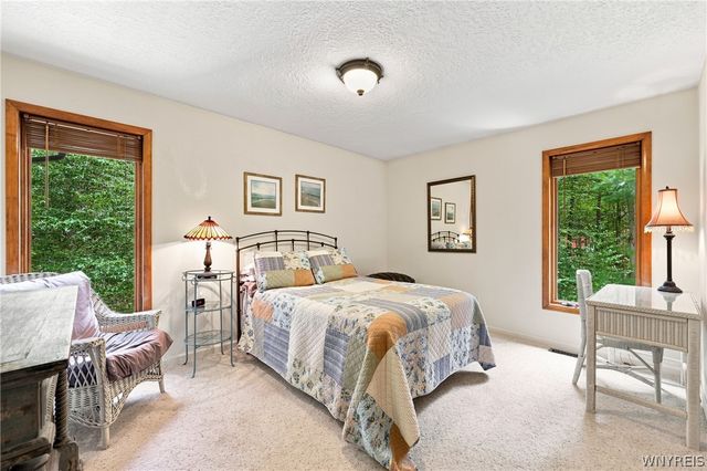 6269 Hillcroft Drive, Boston, NY 14025