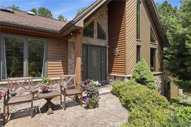 6269 Hillcroft Drive, Boston, NY 14025
