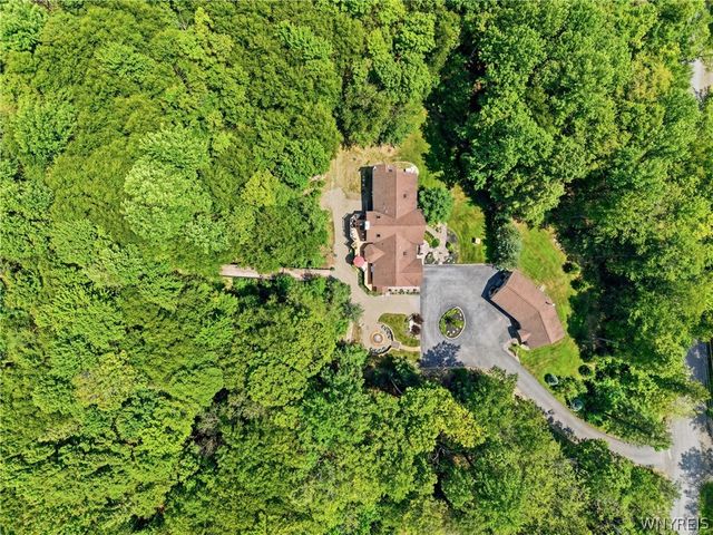 6269 Hillcroft Drive, Boston, NY 14025
