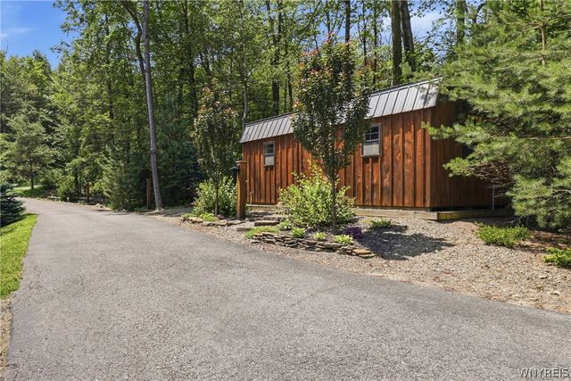 6269 Hillcroft Drive, Boston, NY 14025