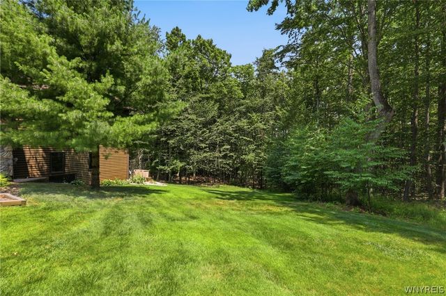 6269 Hillcroft Drive, Boston, NY 14025