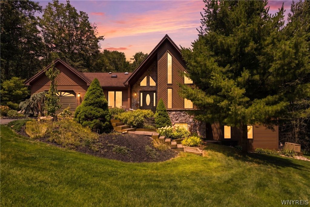 6269 Hillcroft Drive, Boston, NY 14025