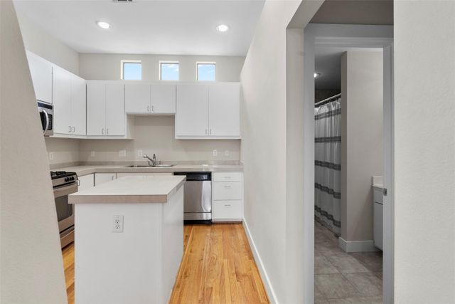 8715 Meadowcroft Drive 201, Houston, TX 77063