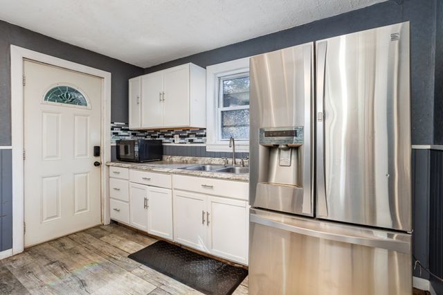 144 Blossom St, Fitchburg, MA 01420