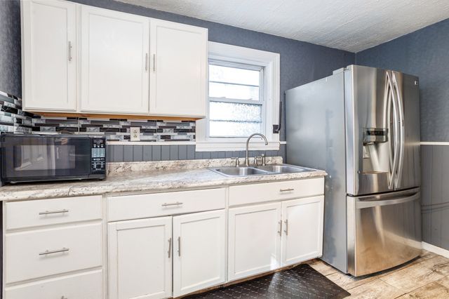 144 Blossom St, Fitchburg, MA 01420
