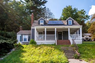 144 Blossom St, Fitchburg, MA 01420