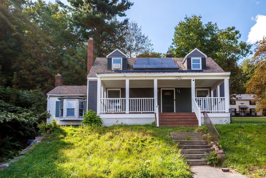 144 Blossom St, Fitchburg, MA 01420