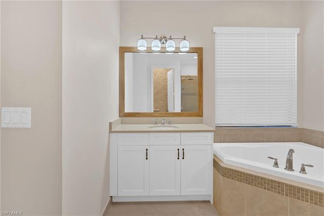 11579 Meadowrun CIR, Fort Myers, FL 33913