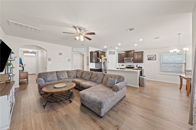 8810 Stonehollow Drive, Temple, TX 76502