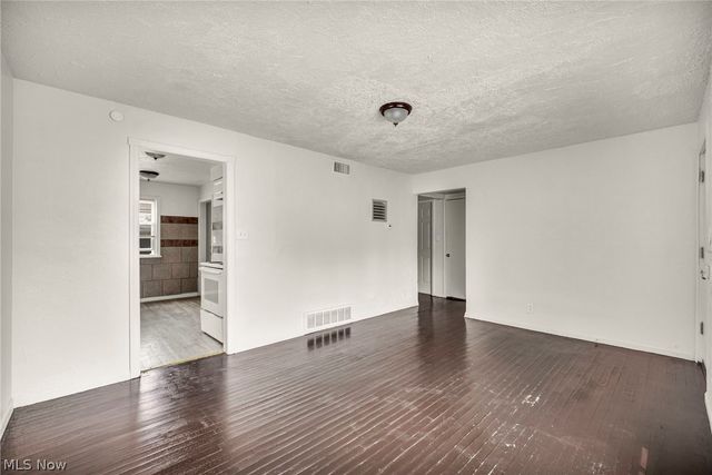 4356 E 141st Street, Cleveland, OH 44128