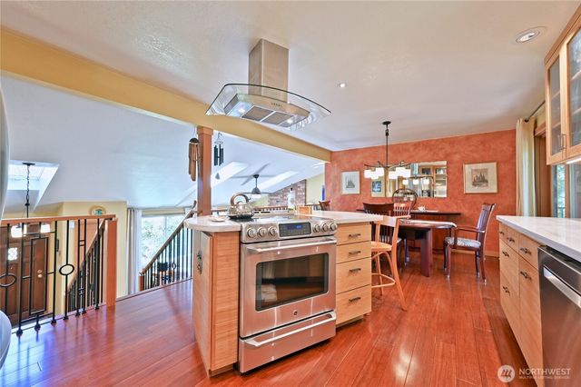 32206 7th Avenue SW, Federal Way, WA 98023