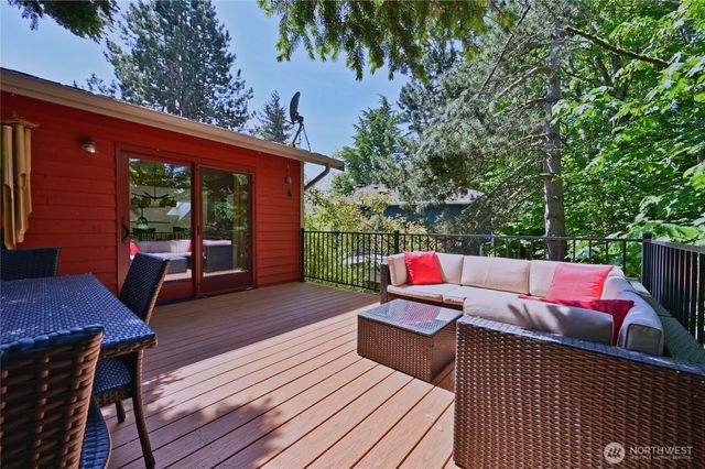 32206 7th Avenue SW, Federal Way, WA 98023