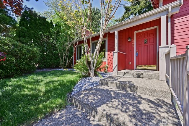 32206 7th Avenue SW, Federal Way, WA 98023