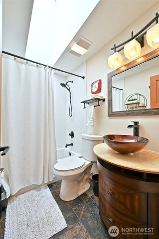 32206 7th Avenue SW, Federal Way, WA 98023