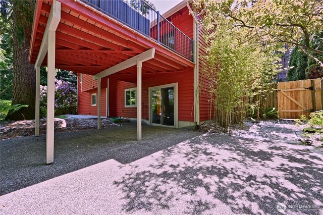 32206 7th Avenue SW, Federal Way, WA 98023
