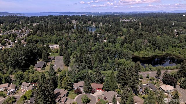 32206 7th Avenue SW, Federal Way, WA 98023